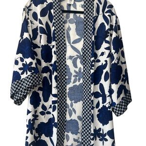Beautiful Cabi Kimono Floral